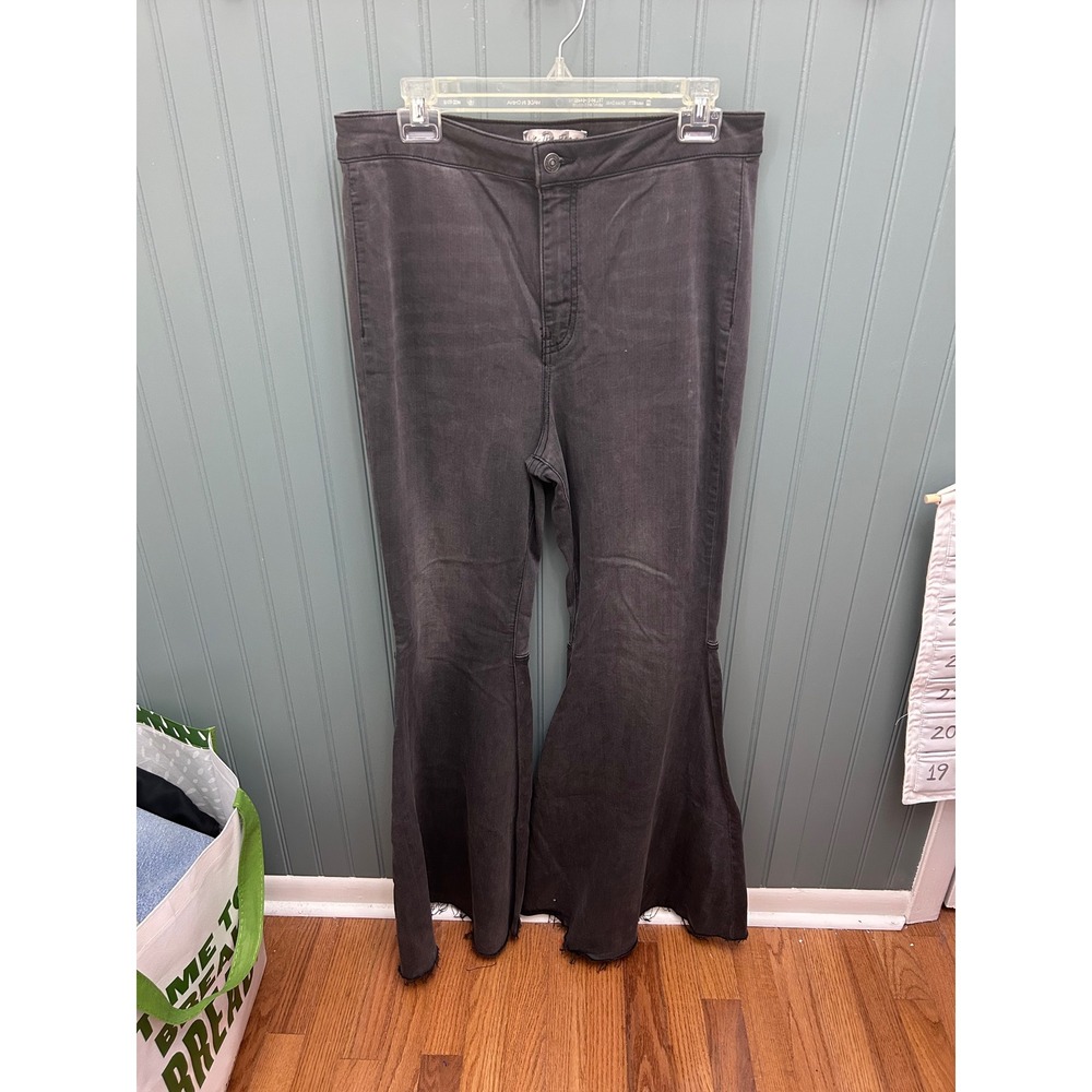 Free People Thirty One Charcoal Grey Flare Jeans Womens Size 31